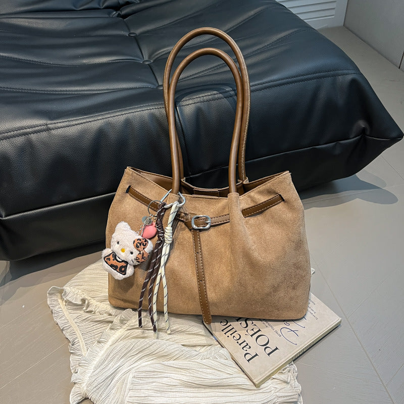 Damen modische Veloursleder Handtasche mit praktischen Innenfächern Nord Taschen
