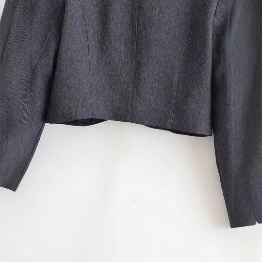 Damen Kurzblazer im Bolero‑Schnitt mit Spitzenbesatz und dekorativen Knöpfen Nord Taschen