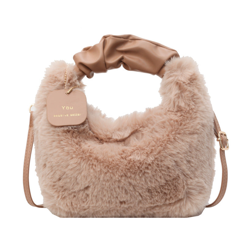 Damen Tasche aus flauschigem Kunstfell mit verstellbarem Schulterriemen Nord Taschen