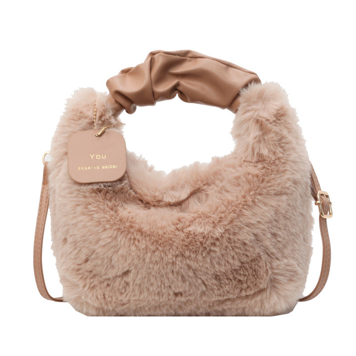 Damen Tasche aus flauschigem Kunstfell mit verstellbarem Schulterriemen Nord Taschen