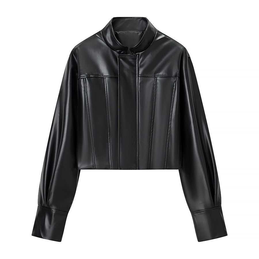 Damen Kurzjacke aus veganem Glattleder mit markanten Schulterpuffern und verdeckter Druckknopfleiste Nord Taschen