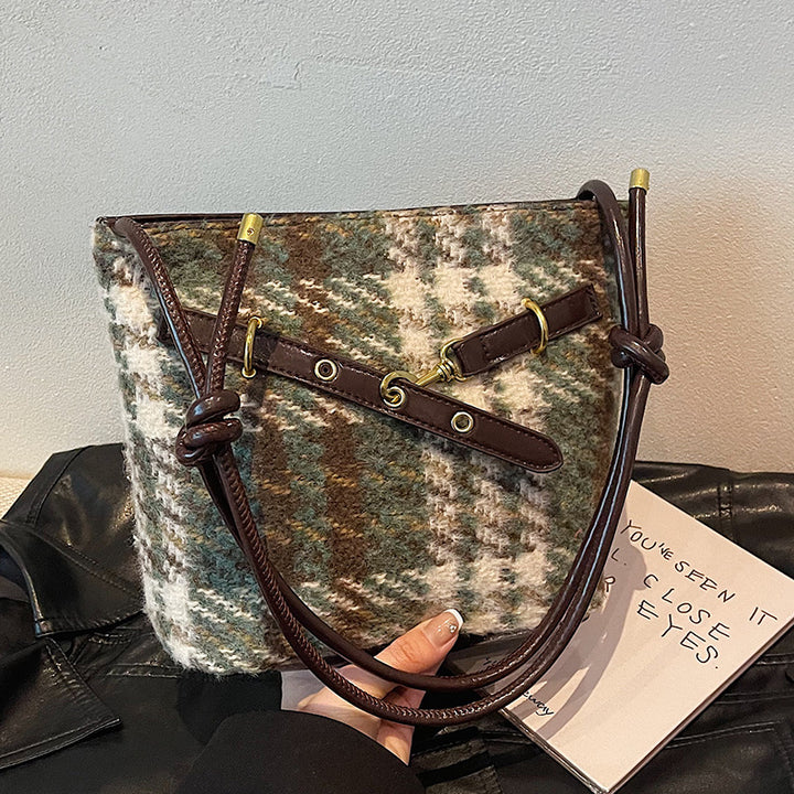 Damen Elegante Handtasche mit goldenen Akzenten Nord Taschen