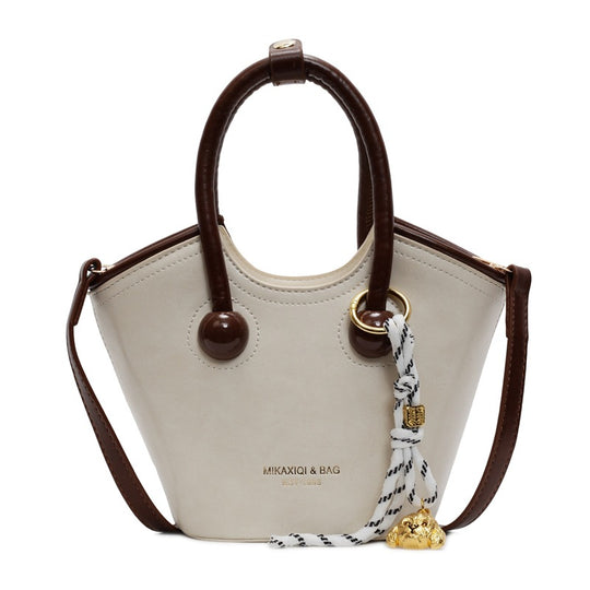 Damen Handtasche im modernen Design mit abnehmbarem Schlüsselanhänger | Nord Taschen