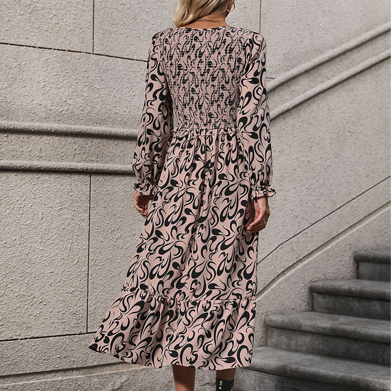 Damen Maxikleid mit Smok-Einsatz, V-Ausschnitt und Volantstufen Nord Taschen