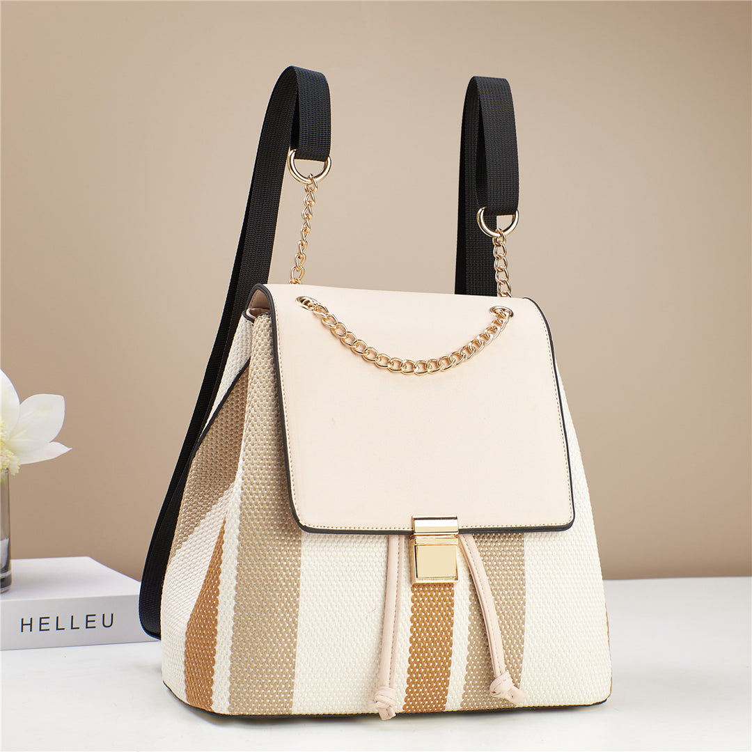Damen Rucksackhandtasche mit strukturiertem Obermaterial und modarem Kettendetail Nord Taschen