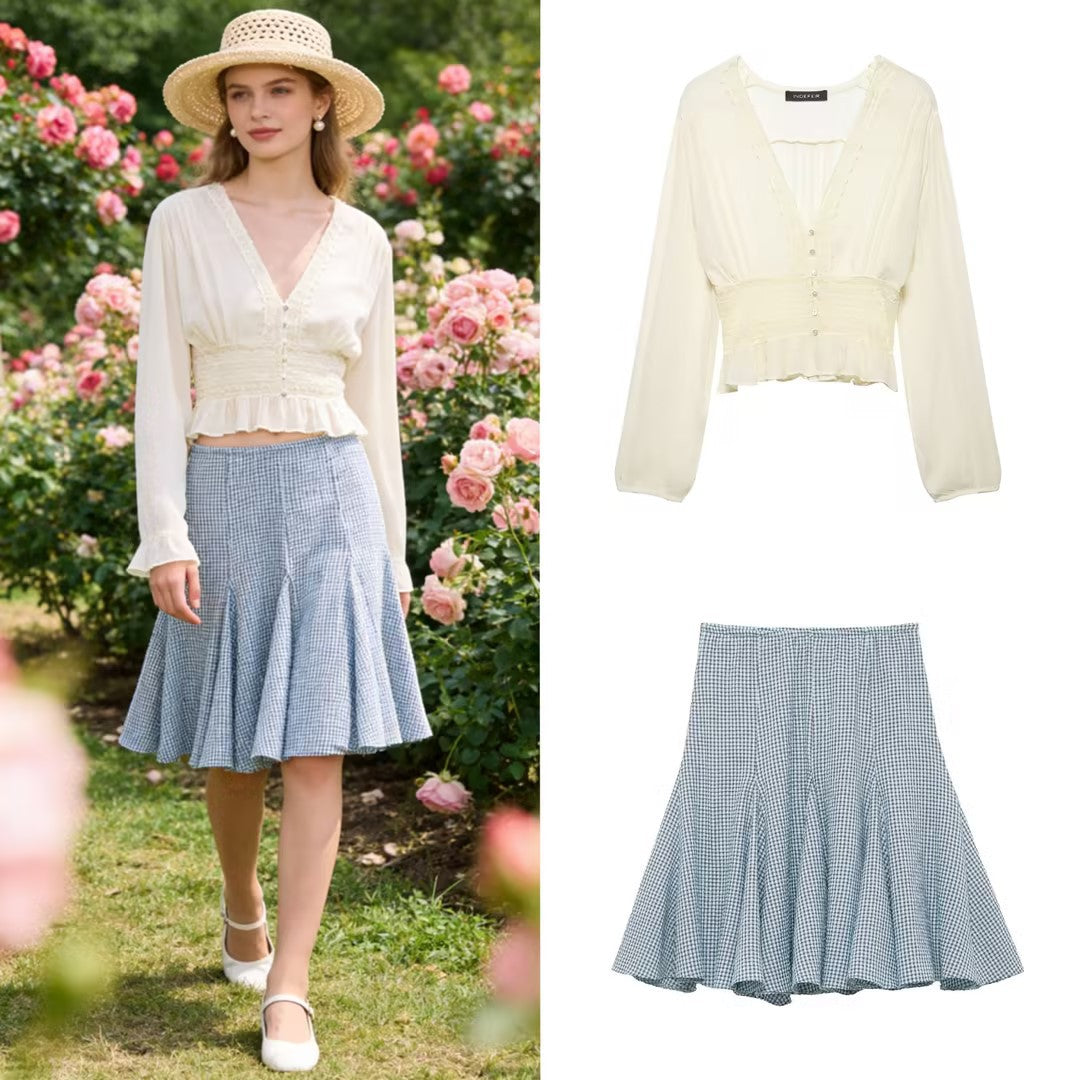Damen Zarte Langarm‑Bluse aus Crinkle‑Chiffon mit tiefem V‑Ausschnitt, Smok‑Taille und Volantsaum Nord Taschen