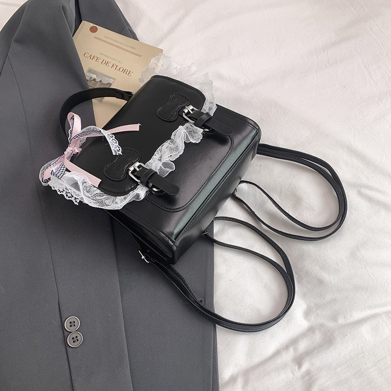 Damen stilvolle Rucksacktasche mit verspieltem Spitzenrand Nord Taschen