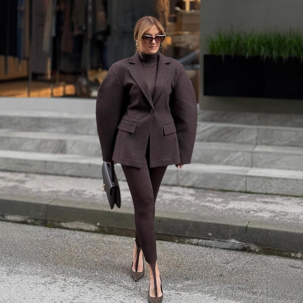 Damen Oversize-Strukturblazer mit betonter Schulterpartie und voluminösen Ärmeln Nord Taschen