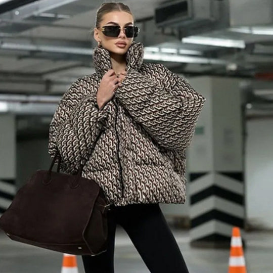 Damen Kurz gesteppte Oversize-Steppjacke mit hohem Schalkragen Nord Taschen