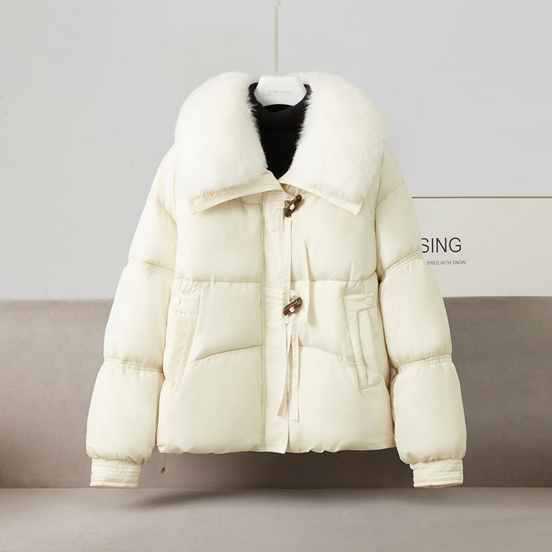 Damen nan kurze Steppluftjacke mit voluminösem Webpelzkragen, Knebelverschluss und formstabiler Taillenlinie Nord Taschen