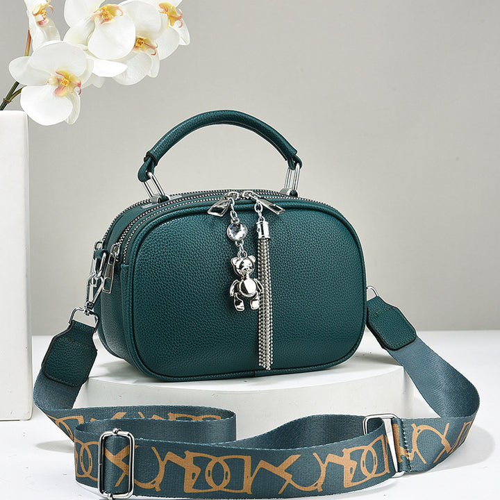 Damen Handtasche mit süßem Bärchen-Anhänger und verstellbarem Schultergurt Nord Taschen