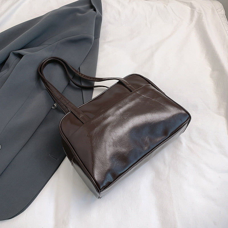 Damen elegante Shopper-Tasche mit glänzender Lederoberfläche Nord Taschen