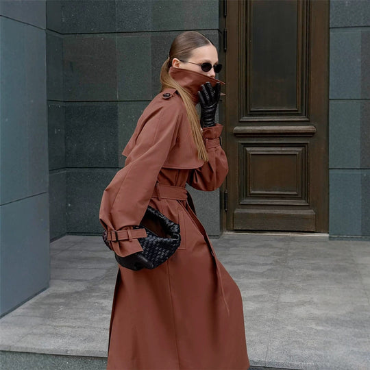 Damen Lang geschnittener wasserabweisender Trenchcoat mit hohem Stehkragen und Taillengürtel Nord Taschen