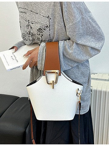 Damen Tragetasche im modernen Design mit elegantem Kettenverschluss Nord Taschen