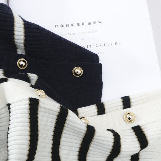 Damen Marin-inspiriertes Rippenstrick-Cardigan mit Polokragen und Zierknopfleiste Nord Taschen