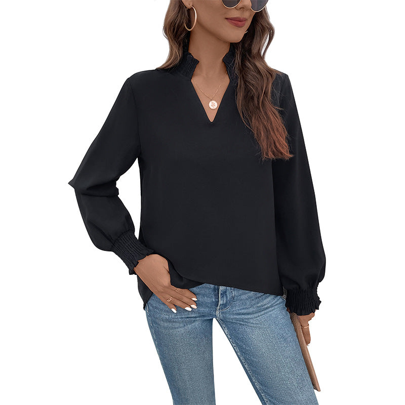 Damen Leichte Viskosebluse mit gerafftem Stehkragen, V‑Ausschnitt und Smokbündchen Nord Taschen