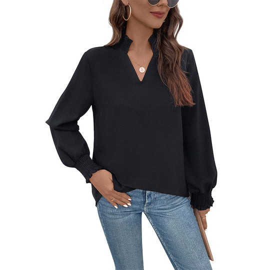 Damen Leichte Viskosebluse mit gerafftem Stehkragen, V‑Ausschnitt und Smokbündchen Nord Taschen