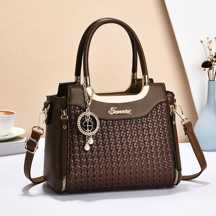 Damen Handtasche mit geflochtenem Design und eleganten Akzenten Nord Taschen