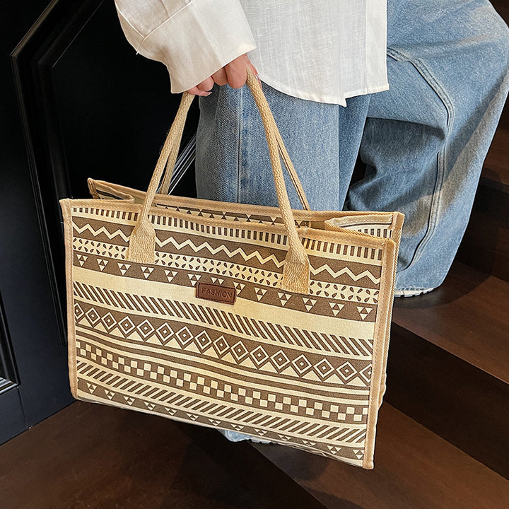 Damen trendige Umhängetasche mit ethnischem Print Nord Taschen