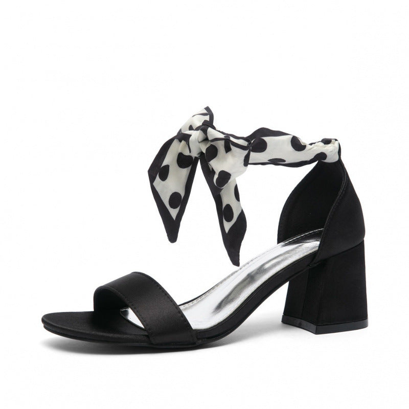 Damen elegante Sandalen mit dekorativem Schleifenband und komfortablem Blockabsatz