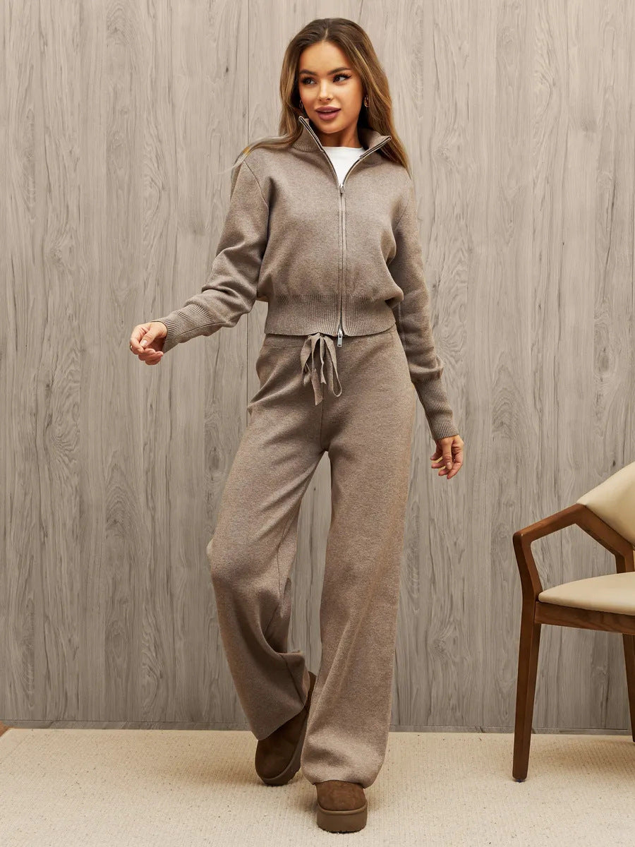 Damen Feinstrick-Zweiteiler mit taillierter Zip-Kapuzenjacke und weiten High‑Waist Kordelhose Nord Taschen