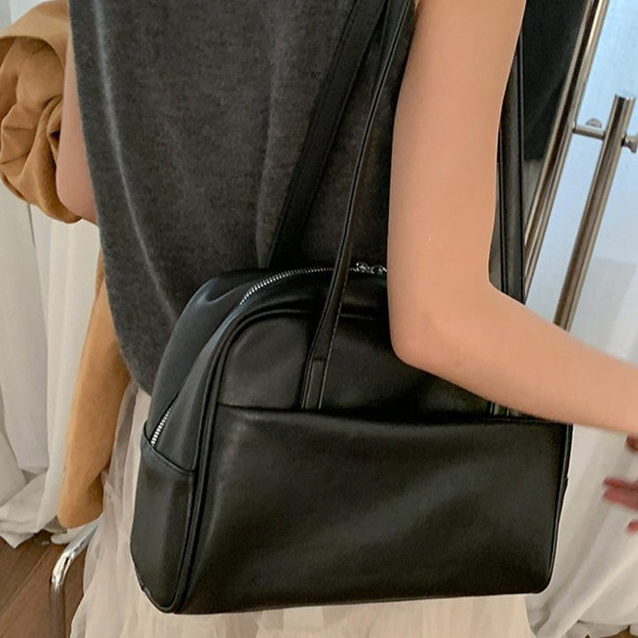 Damen Schultertasche mit eleganter Struktur und praktischem Innenlayout Nord Taschen