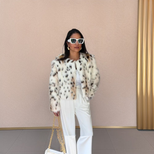 Damen Kurzfelljacke aus Kunstfell mit Leoprint und kastiger Silhouette Nord Taschen