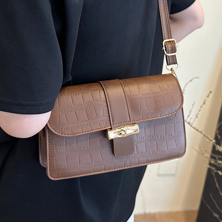 Damen Clutch aus hochwertigem Leder mit elegantem Verschluss Nord Taschen