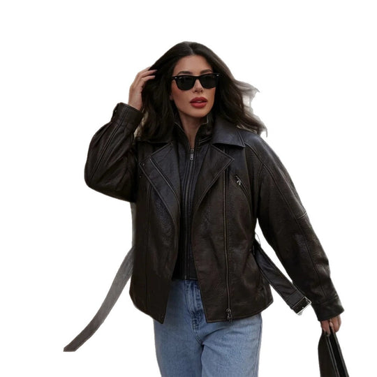 Damen Taillierte Lederimitat-Bikerjacke mit Bindegürtel und überschnittener Schulter Nord Taschen