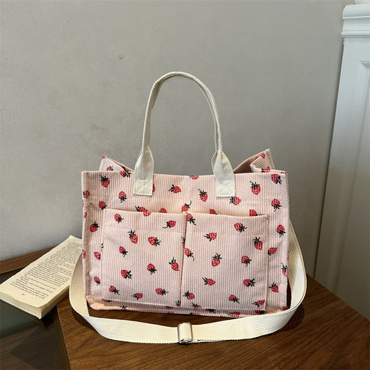 Damen Umhängetasche mit fröhlichem Erdbeerprint und praktischen Fächern Nord Taschen