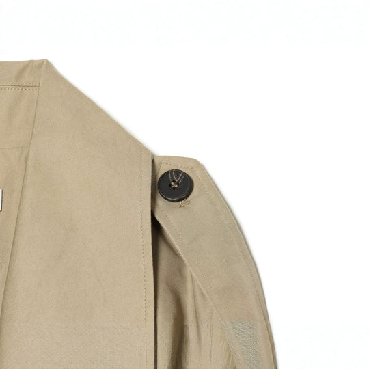 Damen Kurzjacke im Trenchstil mit Boxy-Schnitt, Doppelreihe und Schulterklappen Nord Taschen
