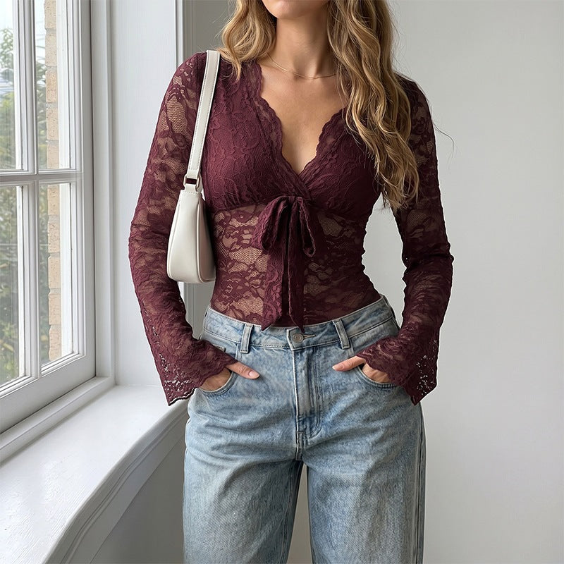 Damen Figurbetontes Spitzen-Longsleeve mit V‑Ausschnitt, Bindebandfront und Trompetenärmeln Nord Taschen