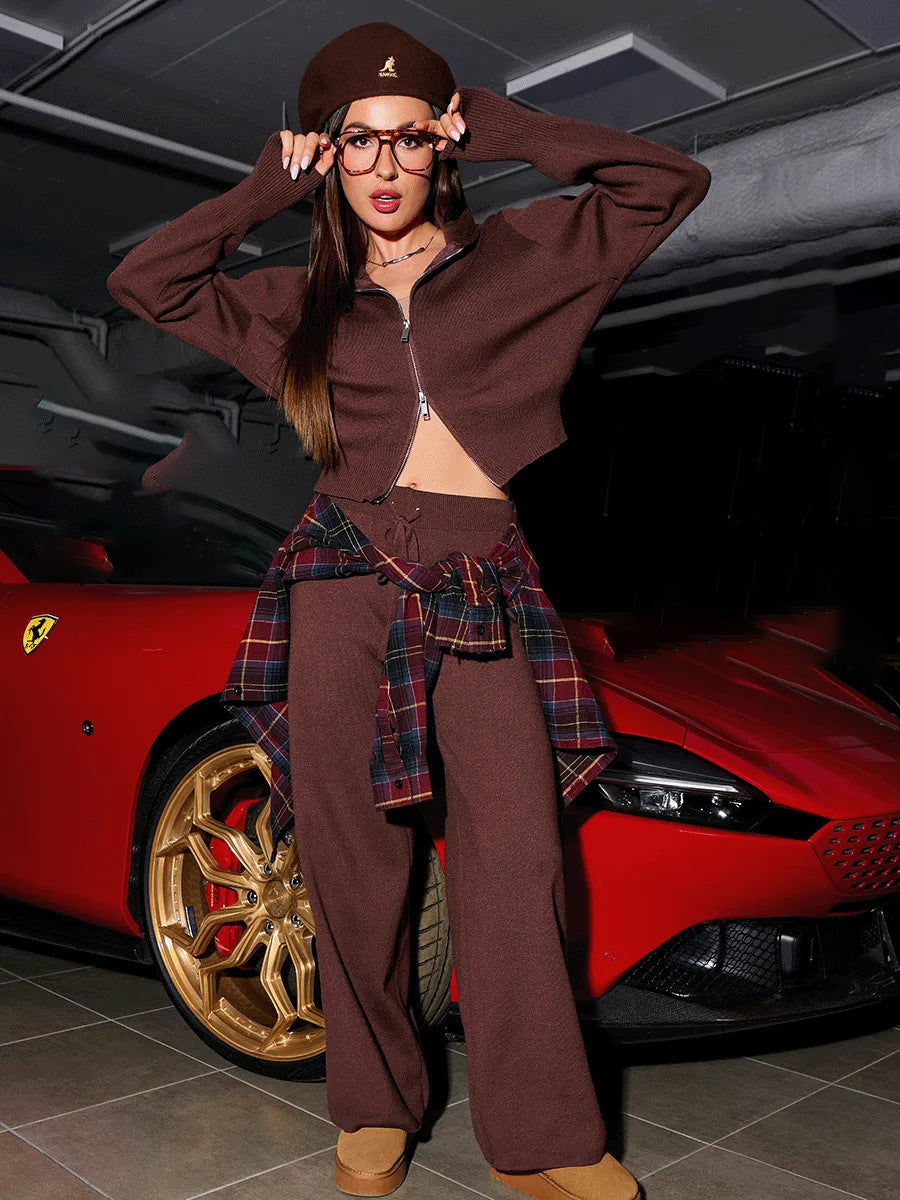 Damen Feinstrick-Zweiteiler mit taillierter Zip-Kapuzenjacke und weiten High‑Waist Kordelhose Nord Taschen