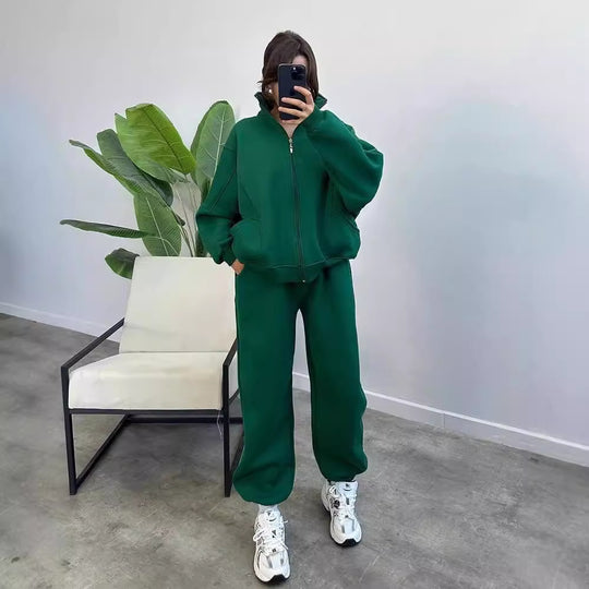 Damen Oversize Fleece-Set mit Reißverschlussjacke und weiten Jogginghosen Nord Taschen