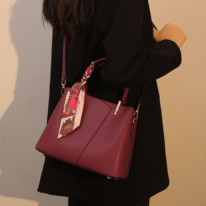 Damen Handtasche mit abnehmbarer Seidenschleife Nord Taschen