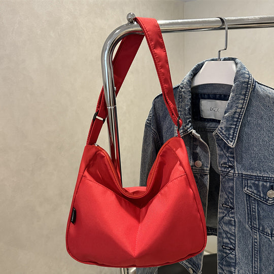 Damen Hobo-Tasche aus strapazierfähigem Material mit elegantem Design Nord Taschen