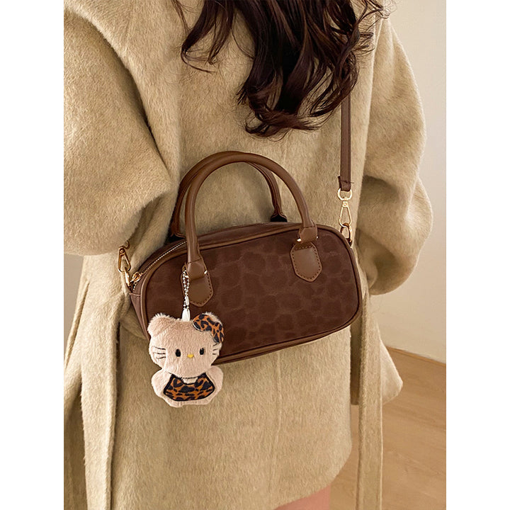 Damen Handtasche mit einzigartigem Tieranhänger und edlem Leopardenmuster Nord Taschen