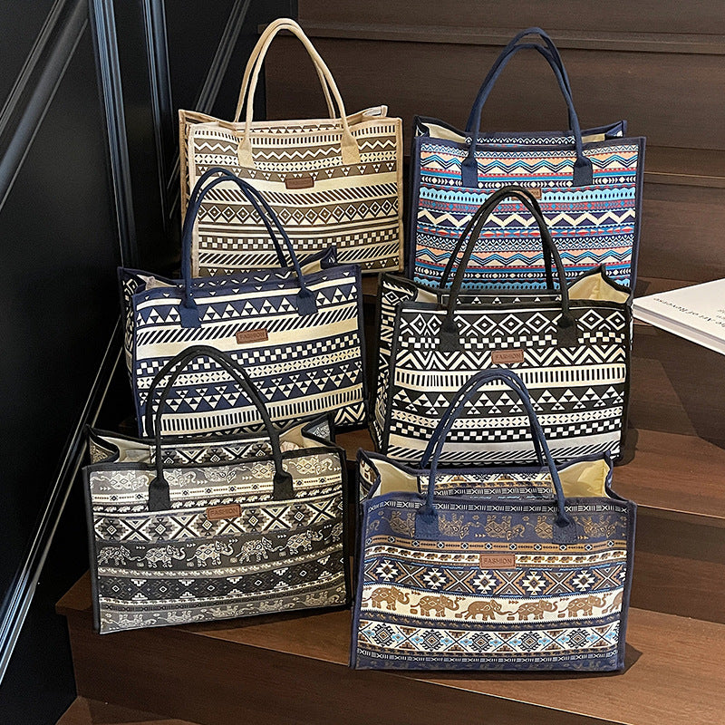 Damen trendige Umhängetasche mit ethnischem Print Nord Taschen