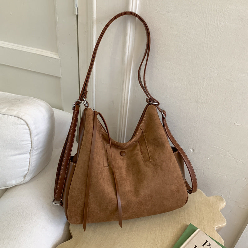 Handgefertigte Damen Schultertasche aus hochwertigem Wildleder Nord Taschen