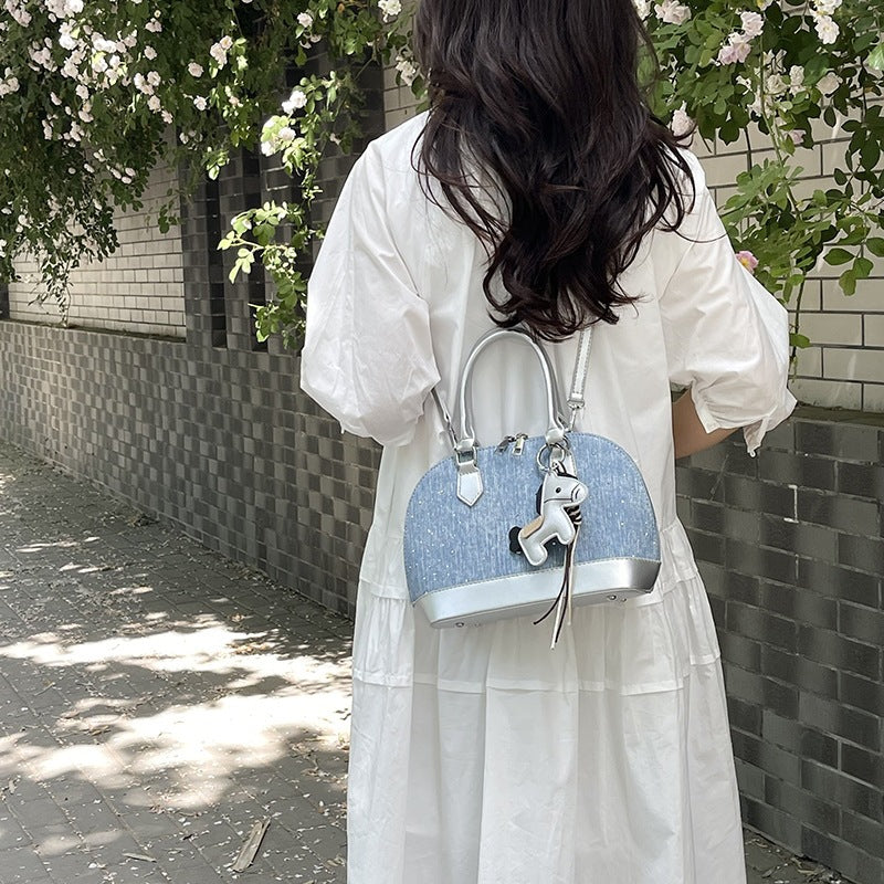 Damen Mini-Handtasche mit tierischem Anhänger und modischem Denim Nord Taschen