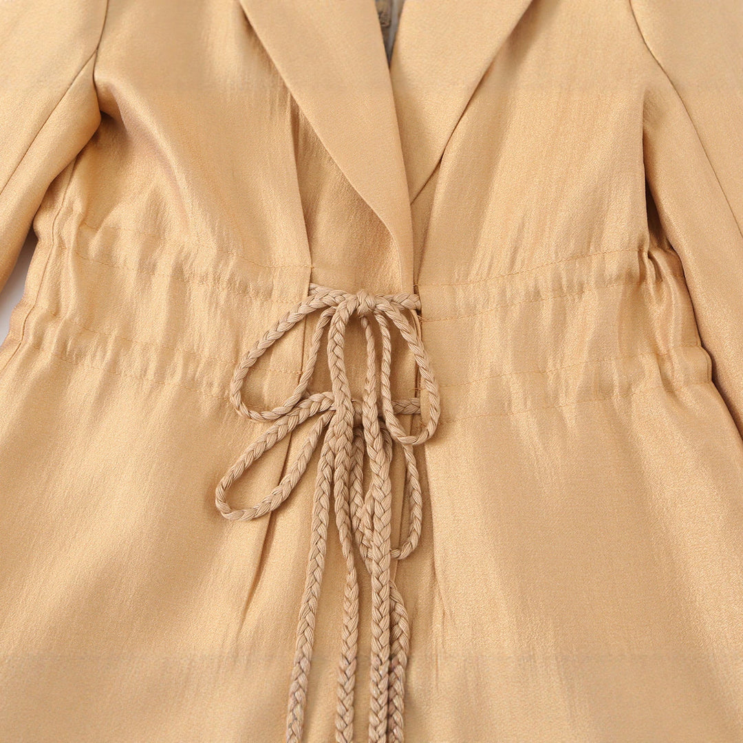 Damen Taillierter Satin-Blazer mit Tunnelzug, Reverskragen und legerer Silhouette Nord Taschen