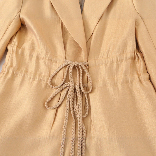 Damen Taillierter Satin-Blazer mit Tunnelzug, Reverskragen und legerer Silhouette Nord Taschen