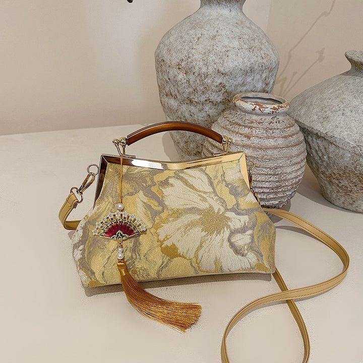 Damen Handtasche mit floralem Design und eleganten Details Nord Taschen