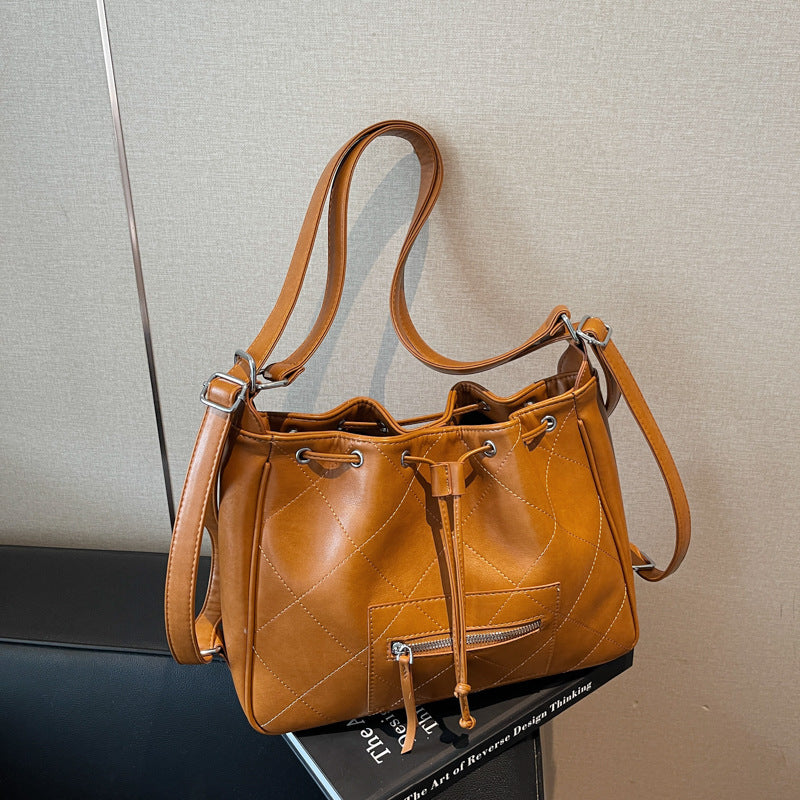 Damen praktische Beuteltasche mit edler Steppung Nord Taschen