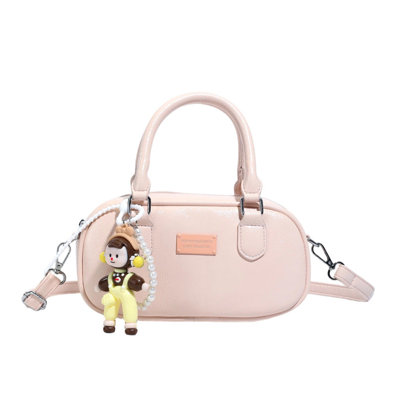 Damen Handtasche mit einzigartigem dekorativem Anhänger Nord Taschen