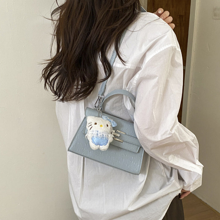 Damen Handtasche im eleganten Design mit niedlichem Anhänger Nord Taschen