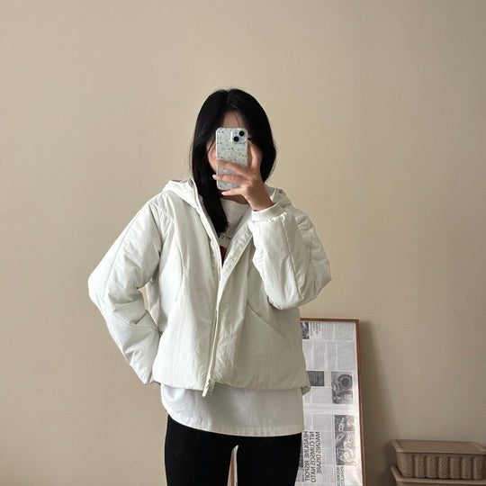 Damen Kurz geschnittene leichte Thermo-Kapuzenjacke mit Oversize-Silhouette Nord Taschen