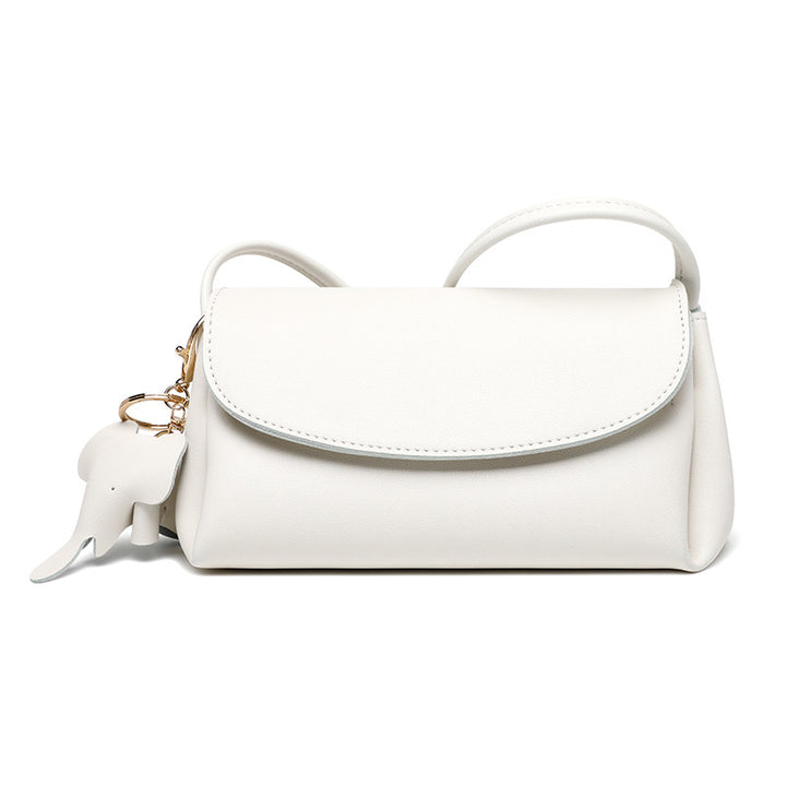 Damen Clutch-Tasche mit eleganter Klappenöffnung und charmantem Anhänger Nord Taschen
