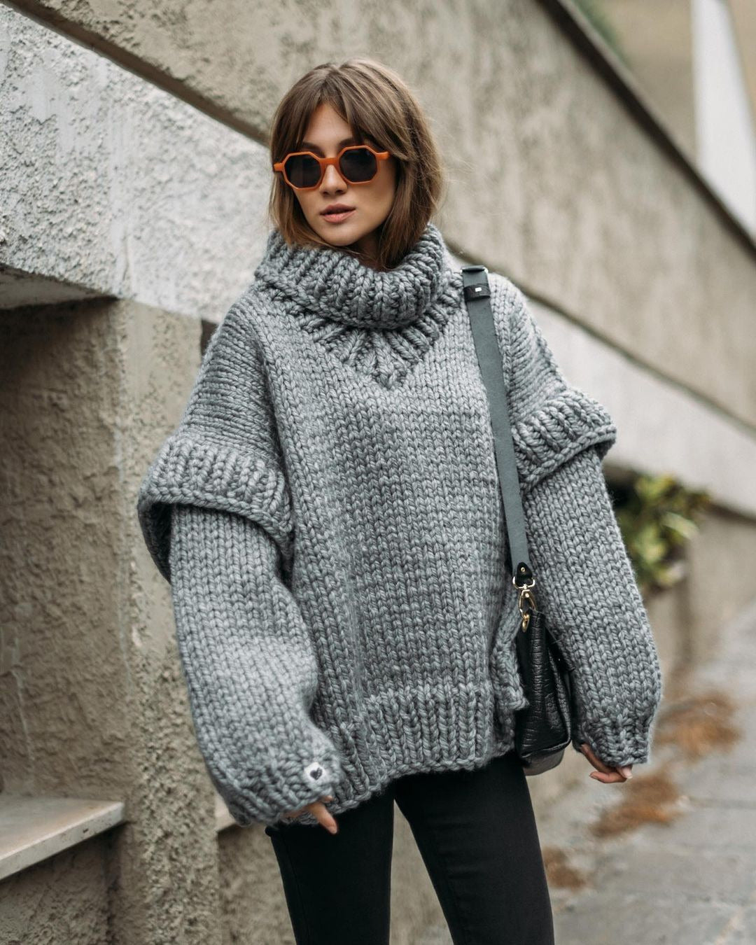 Damen Oversize Grobstrickpullover mit hohem Rollkragen Nord Taschen