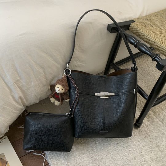 Damen Hobo-Tasche mit elegantem Kettenverschluss und praktischem Innenorganizer Nord Taschen